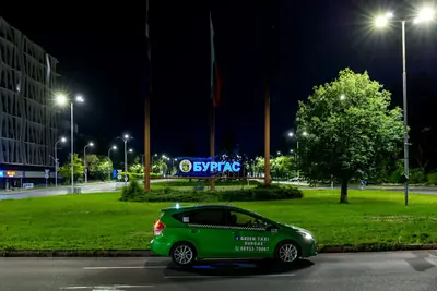 Зелен автомобил Green Taxi Burgas в Бургас 10